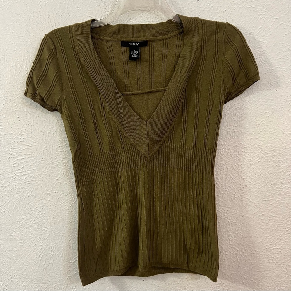 Raisey olive green vneck lightweight sweater